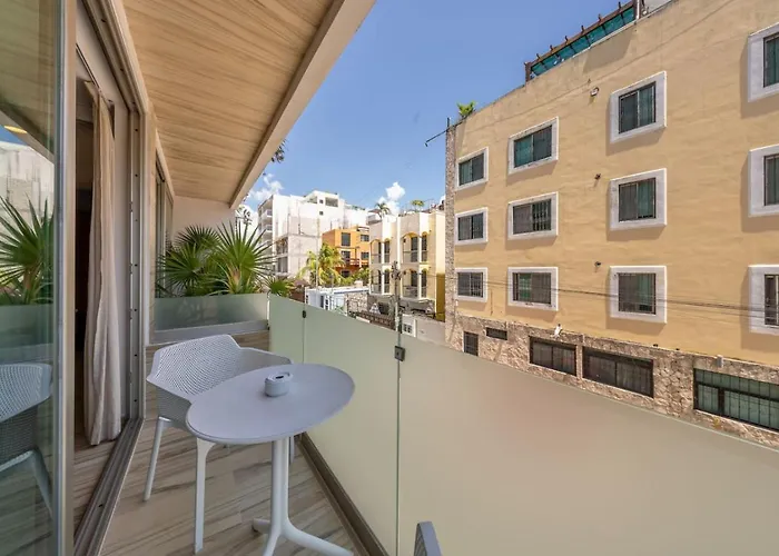 Modern 1br W Rooftop Pool Walk To And 5th Ave *